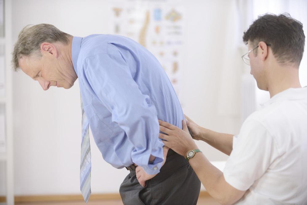 lower back pain when breathing