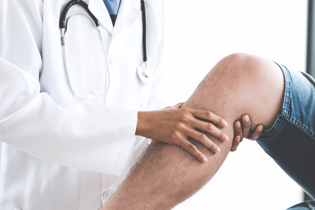 sharp-pain-behind-the-knee-back-of-leg-causes-health-report-live